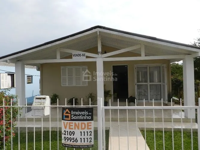 Casa de3 dormitórios bem localizada.