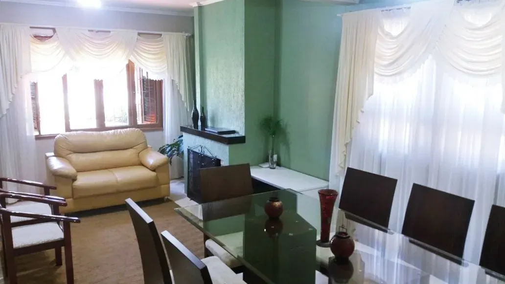 Casa - Centro, Minas Gerais Esquina Ceara
