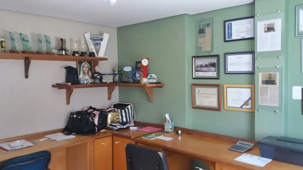 Casa - Centro, Minas Gerais Esquina Ceara