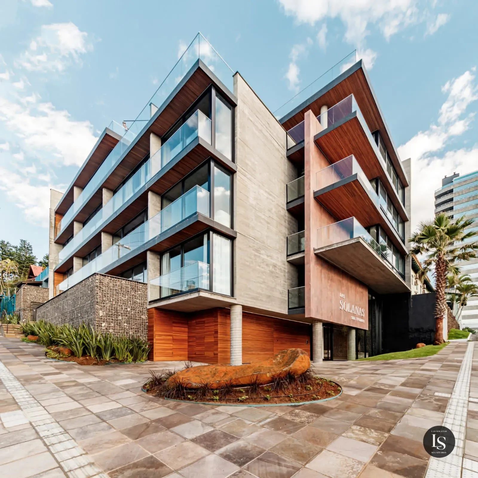 Imóveis no condomínio Las Solanas Sea Studios na Rua Sirilo Sartori...