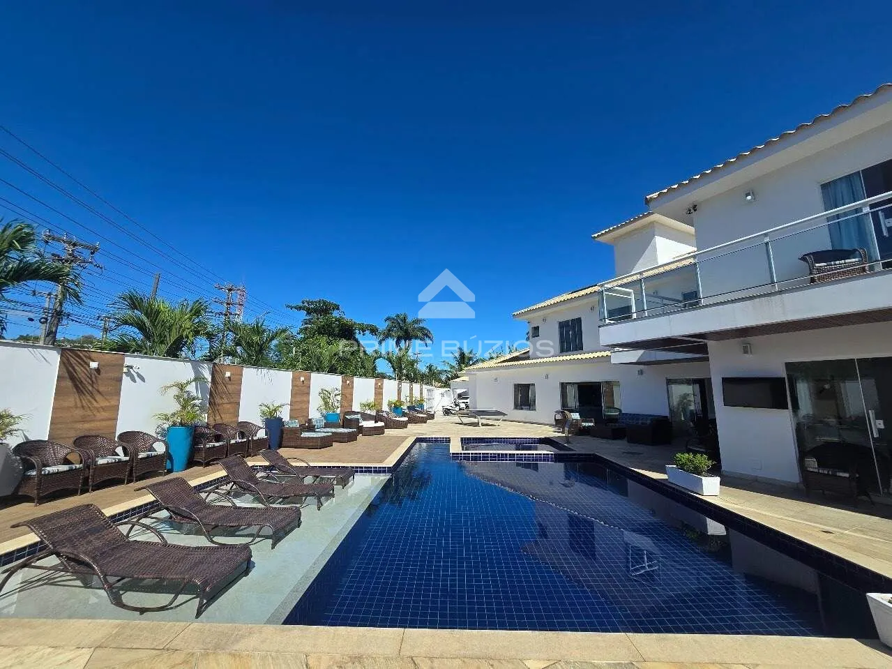 Casa independente a venda, 10 quartos, 8 suítes, 3 vagas, Geribá – Armação dos Búzios/RJ