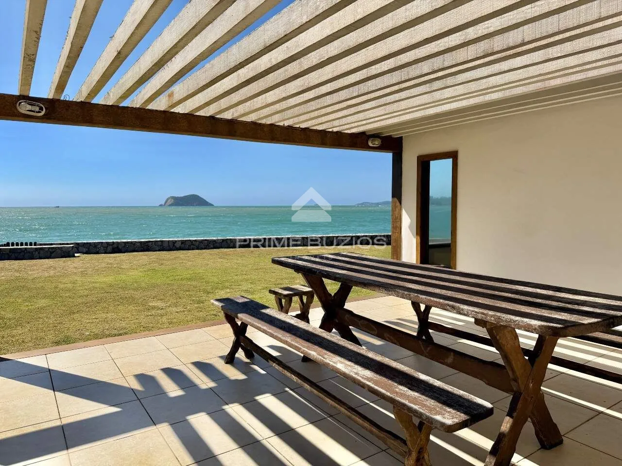 Casa a venda, 5 quartos, 6 vagas, Praia Rasa – Armação dos Búzios/RJ