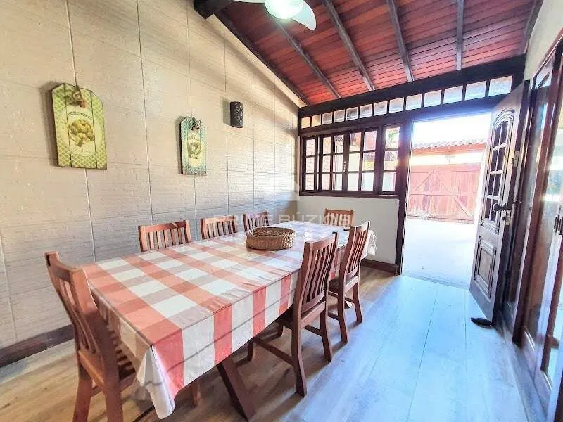 Gated community house for sale, 5 bedrooms, 4 suites, 1 parking space, Geribá – Armação dos Búzios/RJ