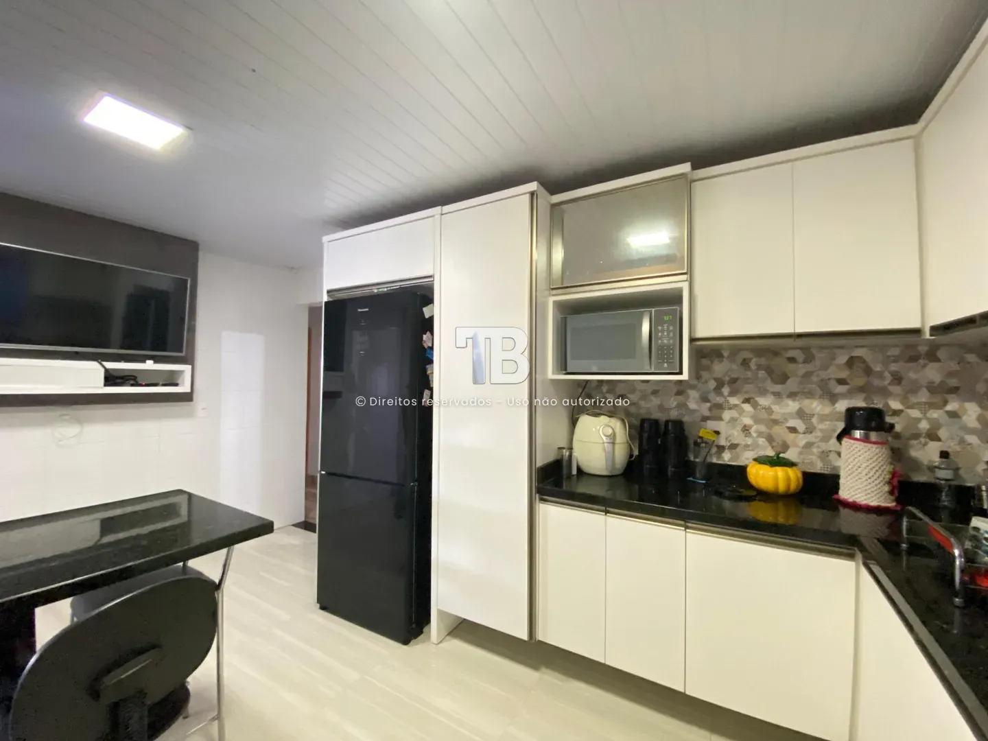 Casa à venda com 3 dormitórios, 1 banheiro, 3 vagas de garagens e 254m² de área privativa no bairro Líder
