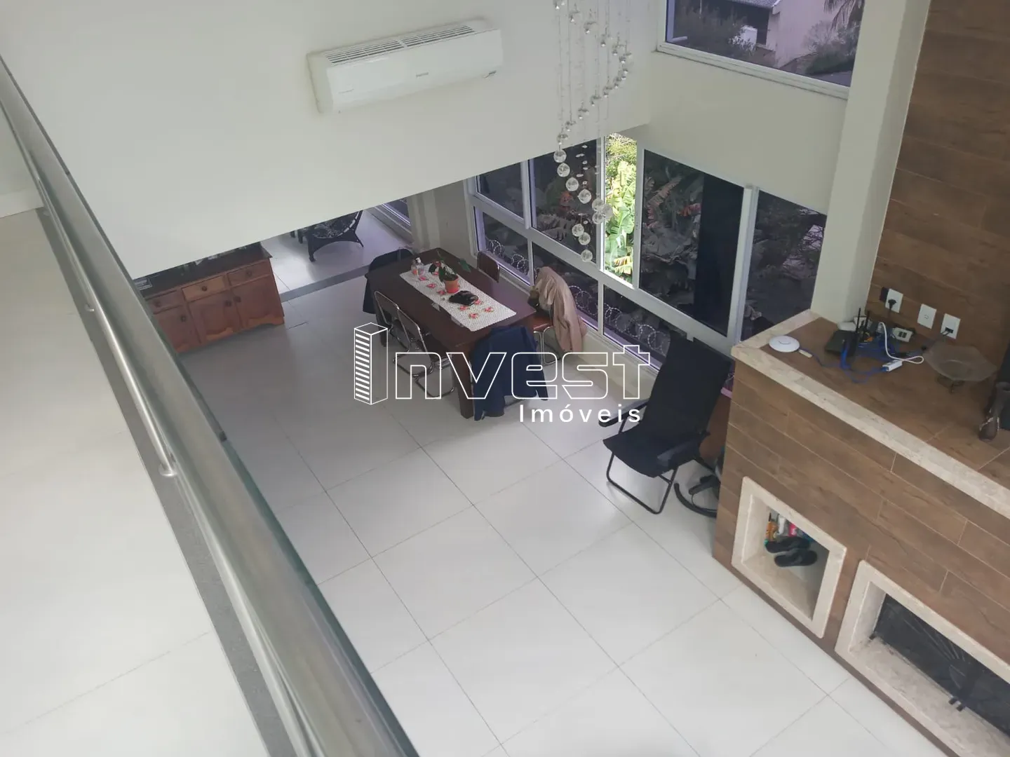 Linda casa em condomínio fechado com vista panorâmica