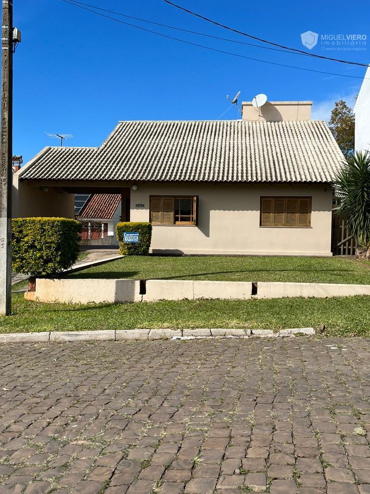 Casa à venda e para alugar na CACILDA GENRO 1554, Maria Alice Gomes em ...