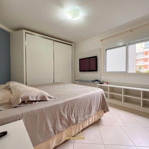 Apartamento com 232m², 4 dormitórios, 4 suítes, 2 vagas no Estevanell em Torres para Comprar