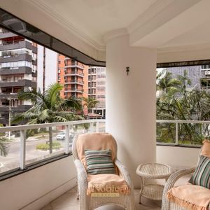 Apartamento com 232m², 4 dormitórios, 4 suítes, 2 vagas no Estevanell em Torres para Comprar