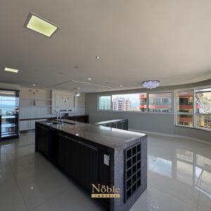 Apartamento com 123m², 3 dormitórios, 2 suítes, 2 vagas no Lê Classic em Torres para Comprar