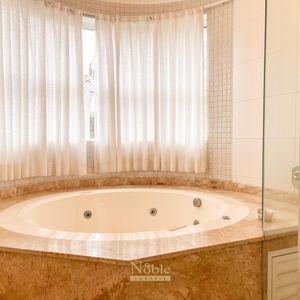 Apartamento com 232m², 4 dormitórios, 4 suítes, 2 vagas no Estevanell em Torres para Comprar