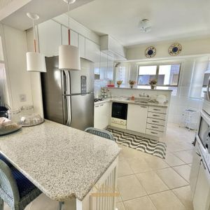 Apartamento com 98m², 3 dormitórios, 1 suíte, 1 vaga no Mar de Flores em Torres para Comprar