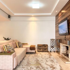 Apartamento com 232m², 4 dormitórios, 4 suítes, 2 vagas no Estevanell em Torres para Comprar