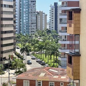 Apartamento com 200m², 4 dormitórios, 4 suítes, 1 vaga no Piazza del Mare em Torres para Comprar
