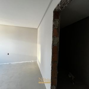Apartamento com 90m², 2 dormitórios, 2 suítes, 1 vaga no Maui Residencial em Torres para Comprar