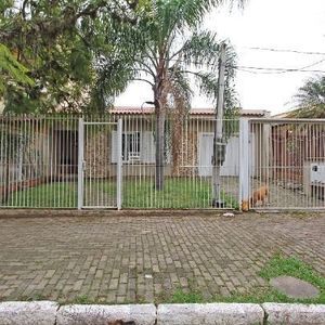 Casa para Venda - 180m², 3 dormitórios, sendo 1 suites, 2 vagas - Jardim Verde