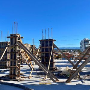 Apartamento com 109m², 2 dormitórios, 2 suítes, 2 vagas no Santo Carlo em Torres para Comprar