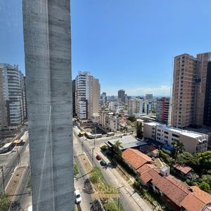 Apartamento com 78m², 2 dormitórios, 2 suítes, 1 vaga no Rosa dos Ventos em Torres para Comprar