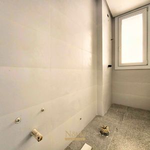 Apartamento com 119m², 3 dormitórios, 3 suítes, 2 vagas no La Vistara em Torres para Comprar