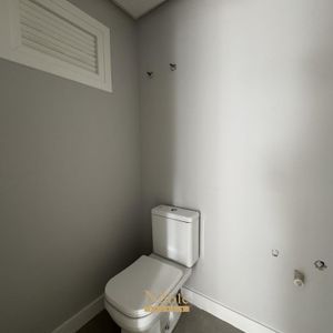 Apartamento com 90m², 2 dormitórios, 2 suítes, 2 vagas no Maui Residencial em Torres para Comprar