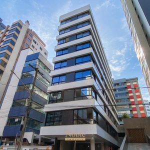 Apartamento com 77m², 2 dormitórios, 2 suítes, 1 vaga no Praça Quatro em Torres para Comprar