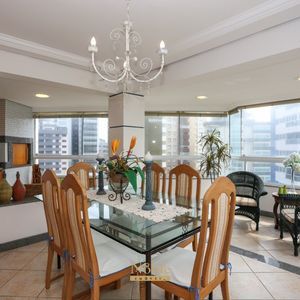 Apartamento com 121m², 3 dormitórios, 1 suíte, 1 vaga no Ile de France em Torres para Comprar