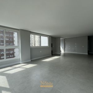 Apartamento com 90m², 2 dormitórios, 2 suítes, 2 vagas no Maui Residencial em Torres para Comprar