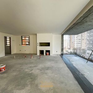 Apartamento com 165m², 3 dormitórios, 3 suítes, 2 vagas no Vanguard em Torres para Comprar