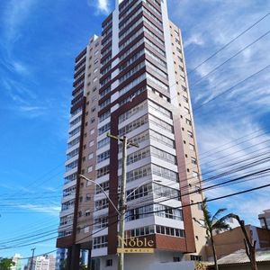 Apartamento com 109m², 3 dormitórios, 1 suíte, 2 vagas no San Pietro em Torres para Comprar