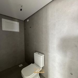 Apartamento com 108m², 3 dormitórios, 1 suíte, 2 vagas no Maui Residencial em Torres para Comprar
