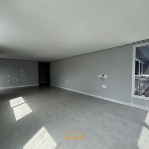 Apartamento com 90m², 2 dormitórios, 2 suítes, 2 vagas no Maui Residencial em Torres para Comprar