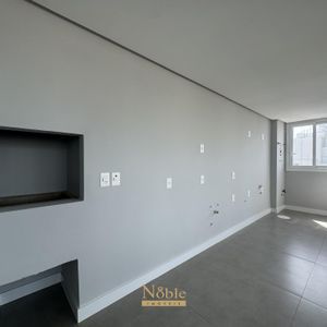 Apartamento com 77m², 2 dormitórios, 1 suíte, 2 vagas no Maui Residencial em Torres para Comprar