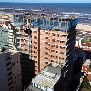 Apartamento com 122m², 3 dormitórios, 1 suíte, 2 vagas no Boreal em Torres para Comprar