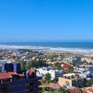 Apartamento com 142m², 3 dormitórios, 3 suítes, 2 vagas no Voga em Torres para Comprar