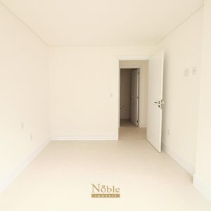 Apartamento com 130m², 3 dormitórios, 1 suíte, 2 vagas no Monterrey em Torres para Comprar