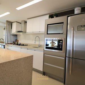 Apartamento com 109m², 3 dormitórios, 1 suíte, 2 vagas no San Pietro em Torres para Comprar