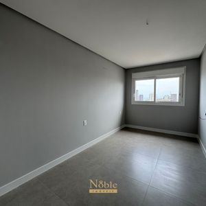 Apartamento com 102m², 3 dormitórios, 1 suíte, 2 vagas no Maui Residencial em Torres para Comprar