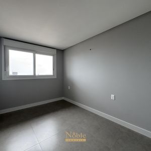 Apartamento com 77m², 2 dormitórios, 1 suíte, 2 vagas no Maui Residencial em Torres para Comprar