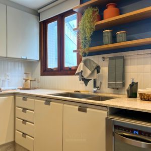 Apartamento com 180m², 3 dormitórios, 1 suíte, 2 vagas no Debret em Torres para Comprar