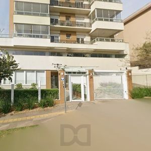 Excelente apartamento em andar alto com 2 suítes e 2 vagas de garagem.
