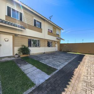Casa em Condomínio com 3 Dormitórios, 137 m² e 2 Vagas na Zona Sul de PoA.