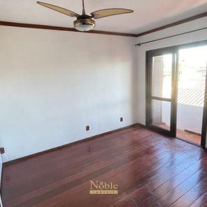 Apartamento com 140m², 3 dormitórios, 1 suíte, 1 vaga no Edificio Clezar em Torres para Comprar