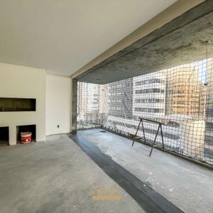 Apartamento com 165m², 3 dormitórios, 3 suítes, 2 vagas no Vanguard em Torres para Comprar