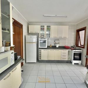 Apartamento com 130m², 3 dormitórios, 1 suíte, 1 vaga no Nouvelle Tour em Torres para Comprar