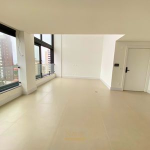 Apartamento com 140m², 3 dormitórios, 3 suítes, 2 vagas no Voga em Torres para Comprar