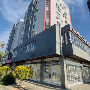 Excelente loja comercial na avenida Teresópolis, com sobreloja, 2 banheiros