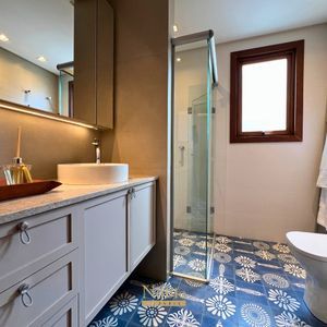 Apartamento com 180m², 3 dormitórios, 1 suíte, 2 vagas no Debret em Torres para Comprar