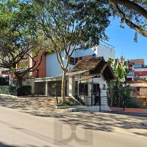 Ótimo apartamento de 3 dormitórios, sendo 1 suíte, com condomínio com infra completa.