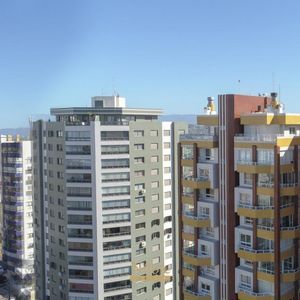 Apartamento com 130m², 4 dormitórios, 4 suítes, 2 vagas no Mirage em Torres para Comprar