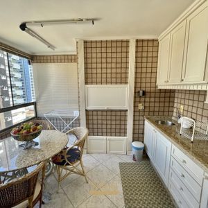 Apartamento com 98m², 3 dormitórios, 1 suíte, 1 vaga no Mar de Flores em Torres para Comprar