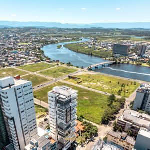 Apartamento com 104m², 3 dormitórios, 1 suíte, 2 vagas no Ibiza em Torres para Comprar